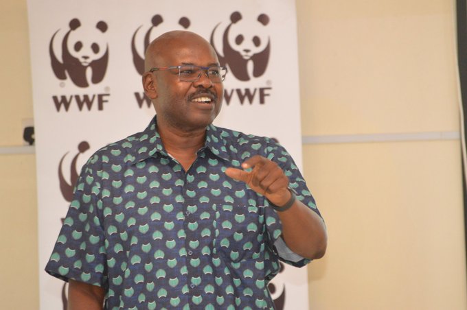 Dr. William Ojwang, Freshwater lead at WWF-Kenya, speaking during media training.